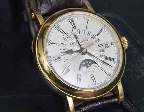君皇手表表蒙划痕维修价格费用需要多少钱？