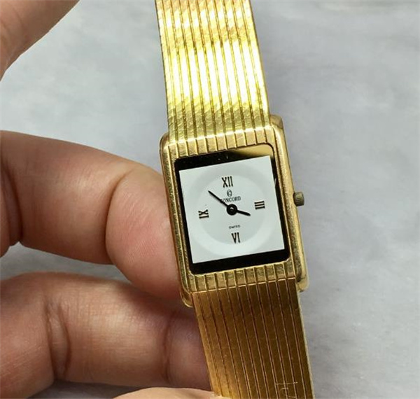 君皇机械表机芯生锈如何修复