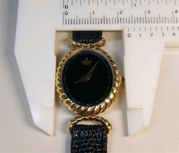 君皇表带怎么拆卸