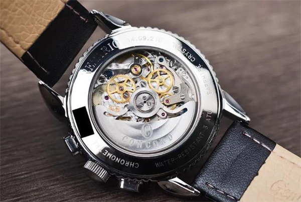 君皇手表进灰了处理办法